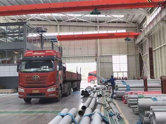 A387 أنابيب غير ملحومة 200 مم كروم الموليبدينوم سبائك الصلب أنابيب للغلايات